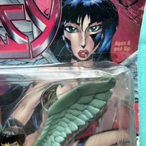 Mercy Figure - Picture 3 of 6